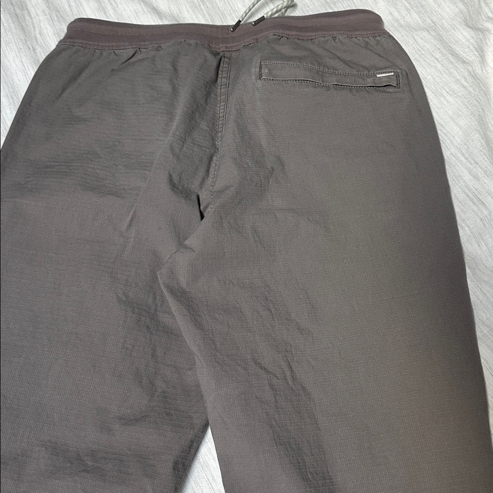 Vuori Ripstop Traveler pants - Picture 4 of 8